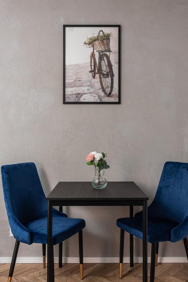 Na Debnikach - By Upstairs Apartamento *